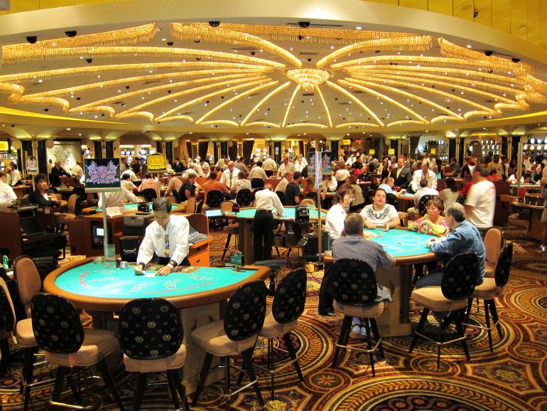 Interno della sala da gioco del Caesars Palace Casino di Las Vegas