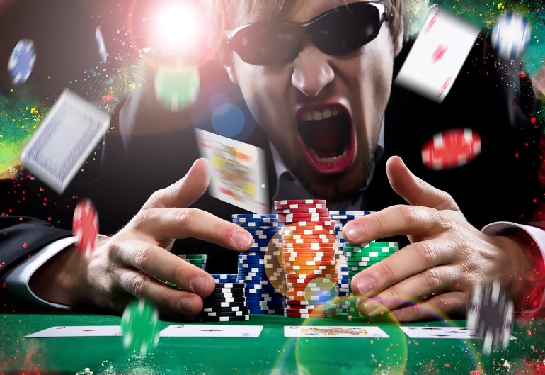 giocatore furioso nel casinò