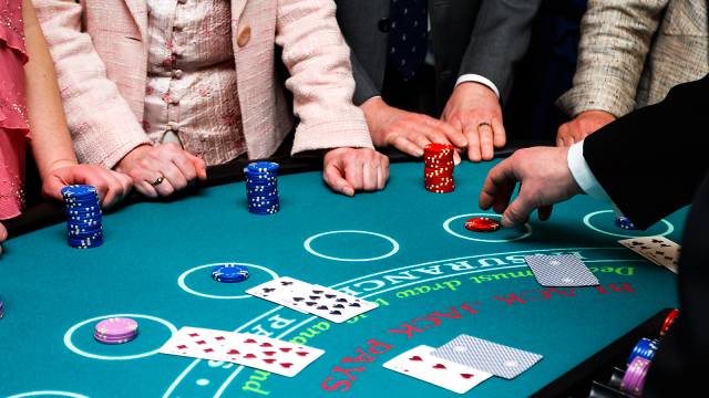 Blackjack: online o offline?