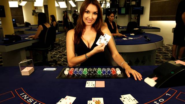 Come leggere i dealer del blackjack