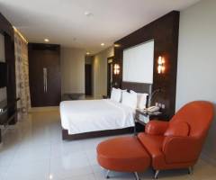 Le Grande Casino Dar Es Salaam: Camera Superior con letto king-size e vista sul mare