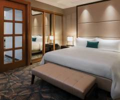 Casino at JW Marriott Bucharest Grand Hotel: Suite Executive, Suite con 1 camera da letto, 1 King, Divano letto