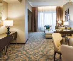 Casino at JW Marriott Bucharest Grand Hotel: Suite familiare, Suite con 2 camere da letto, Camera da letto 1 1 King, Camera da letto 2 2 Double, Divano letto