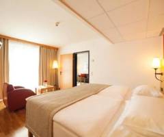 Regency Casino Tirana: Suite con vista sul viale