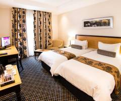 Grand West Casino & Entertainment World: Camera doppia con interconnessione e piano aperto
