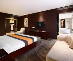 Tigre de Cristal Casino & Resort: Re Deluxe
