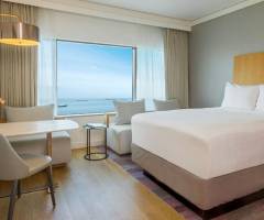 Royal Princess Members Club: 1 letto king con vista sul Golfo