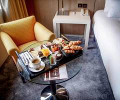 Casino Barriere Bordeaux: Camera Superior Letto King