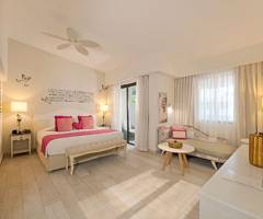 Catalonia Bavaro Beach, Golf & Casino Resort: Junior Suite Deluxe Privileged Romance (Solo Adulti)