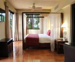 Catalonia Bavaro Beach, Golf & Casino Resort: Suite privilegiata e vasca idromassaggio