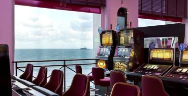 Casino Barriere Dinard: L'area dei distributori automatici