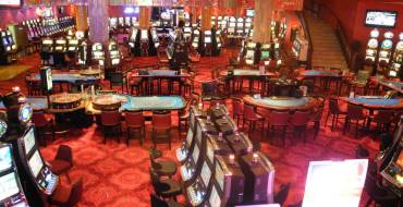 Casino Rouge et Noir Saint Martin: Automi e giochi da tavolo