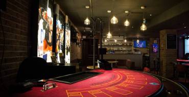 Feel Vegas Casino Iso Omena: Un luogo per il poker e il blackjack.