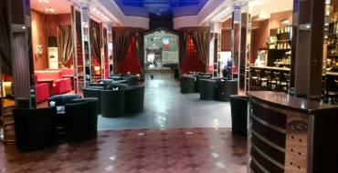 Florida Club & British Pub Casino: Decorazione d'interni