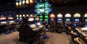 Grand Casino Bern at Kursaal Hotel: L'area dei distributori automatici