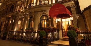 Les Ambassadeurs Club: Gli Ambasciatori