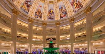 Parisian Macao Casino & Hotel: La fontana all'interno dell'edificio