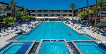 San Nicolas Hotel & Casino: Piscina spaziosa