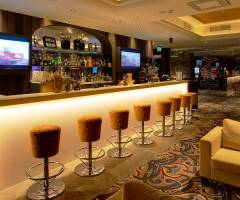 Olympic Casino Kaunas: Bar en el casino